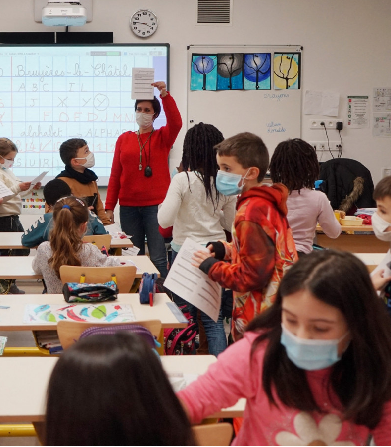 Coronavirus à l'école : une mère convoquée par la police pour un mauvais test